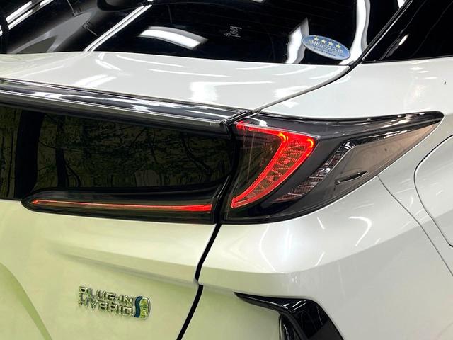 プリウスＰＨＶ Ｓ　ＧＲスポーツ　禁煙車　純正９型ナビ　トヨタセーフティセンス　レーダークルーズ　ドラレコ　バックカメラ　コーナーセンサー　シートヒーター　スマートキー　ＬＥＤヘッド　ＥＴＣ　オートハイビーム　車線逸脱警報（41枚目）