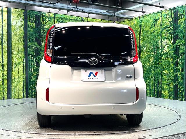シエンタ ハイブリッドＺ　禁煙車　両側電動ドア　８インチディスプレイオーディオ　全周囲カメラ　衝突軽減装置　１００Ｖ電源　レーダークルーズ　ブラインドスポットモニター　ＥＴＣ２．０　オートハイビーム　車線逸脱警報　オートライト（16枚目）