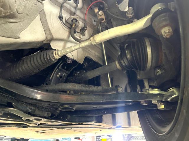 シエンタ ハイブリッドＺ　禁煙車　両側電動ドア　８インチディスプレイオーディオ　全周囲カメラ　衝突軽減装置　１００Ｖ電源　レーダークルーズ　ブラインドスポットモニター　ＥＴＣ２．０　オートハイビーム　車線逸脱警報　オートライト（21枚目）