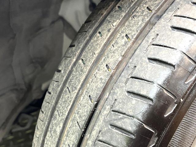 シエンタ ハイブリッドＺ　禁煙車　両側電動ドア　８インチディスプレイオーディオ　全周囲カメラ　衝突軽減装置　１００Ｖ電源　レーダークルーズ　ブラインドスポットモニター　ＥＴＣ２．０　オートハイビーム　車線逸脱警報　オートライト（32枚目）