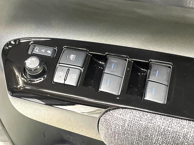 シエンタ ハイブリッドＺ　禁煙車　両側電動ドア　８インチディスプレイオーディオ　全周囲カメラ　衝突軽減装置　１００Ｖ電源　レーダークルーズ　ブラインドスポットモニター　ＥＴＣ２．０　オートハイビーム　車線逸脱警報　オートライト（34枚目）