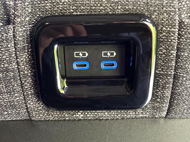 シエンタ ハイブリッドＺ　禁煙車　両側電動ドア　８インチディスプレイオーディオ　全周囲カメラ　衝突軽減装置　１００Ｖ電源　レーダークルーズ　ブラインドスポットモニター　ＥＴＣ２．０　オートハイビーム　車線逸脱警報　オートライト（44枚目）