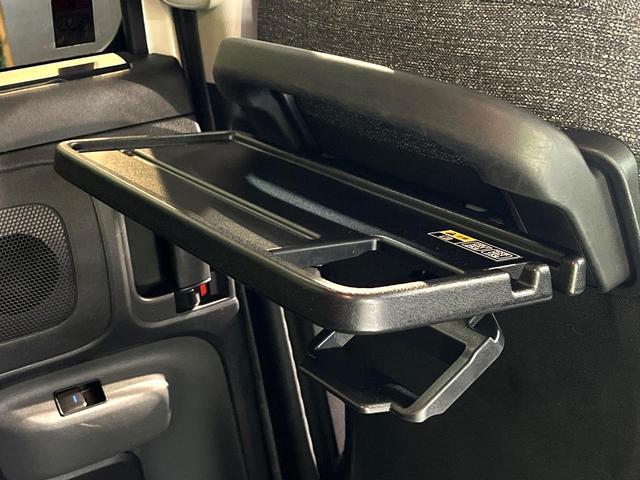シエンタ ハイブリッドＺ　禁煙車　両側電動ドア　８インチディスプレイオーディオ　全周囲カメラ　衝突軽減装置　１００Ｖ電源　レーダークルーズ　ブラインドスポットモニター　ＥＴＣ２．０　オートハイビーム　車線逸脱警報　オートライト（45枚目）