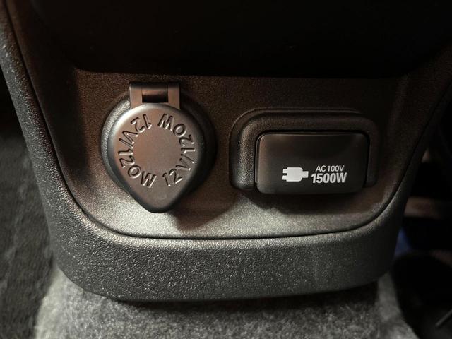 シエンタ ハイブリッドＺ　禁煙車　両側電動ドア　８インチディスプレイオーディオ　全周囲カメラ　衝突軽減装置　１００Ｖ電源　レーダークルーズ　ブラインドスポットモニター　ＥＴＣ２．０　オートハイビーム　車線逸脱警報　オートライト（68枚目）
