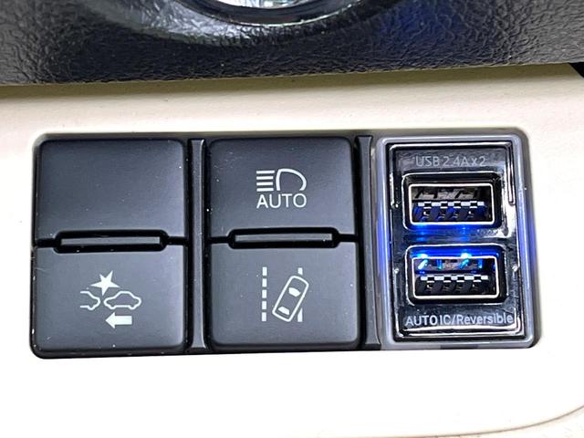 シエンタ ハイブリッドＧ　禁煙車　両側電動ドア　純正７インチナビ　後席モニター　バックカメラ　衝突被害軽減システム　ドラレコ　コーナーセンサー　スマートキー　ＬＥＤヘッド　ビルトインＥＴＣ　車線逸脱警報　オートライト（7枚目）