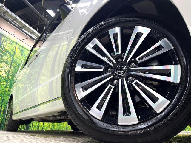 ステップワゴン ｅ：ＨＥＶスパーダ　プレミアムライン　禁煙車　両側電動ドア　後席モニター　全周囲カメラ　衝突被害軽減システム　レーダークルーズ　　電動リアゲート　ハーフレザーシート　ドラレコ　コーナーセンサー　スマートキー　ＬＥＤヘッド　ビルトインＥＴＣ（14枚目）