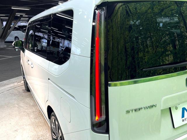 ステップワゴン ｅ：ＨＥＶスパーダ　プレミアムライン　禁煙車　両側電動ドア　後席モニター　全周囲カメラ　衝突被害軽減システム　レーダークルーズ　　電動リアゲート　ハーフレザーシート　ドラレコ　コーナーセンサー　スマートキー　ＬＥＤヘッド　ビルトインＥＴＣ（56枚目）