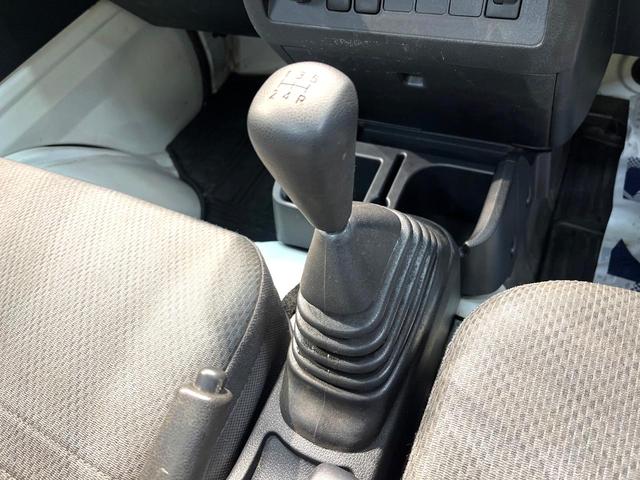 サンバートラック TB 4WD MT車 禁煙車 ドアバイザー 横滑り防止装置 衝突安全ボディ エアコン パワーステアリング 車検2年付き(5枚目)