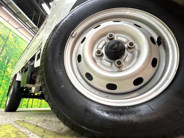 サンバートラック TB 4WD MT車 禁煙車 ドアバイザー 横滑り防止装置 衝突安全ボディ エアコン パワーステアリング 車検2年付き(12枚目)