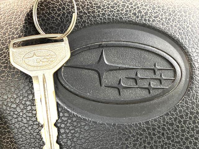 サンバートラック TB 4WD MT車 禁煙車 ドアバイザー 横滑り防止装置 衝突安全ボディ エアコン パワーステアリング 車検2年付き(40枚目)