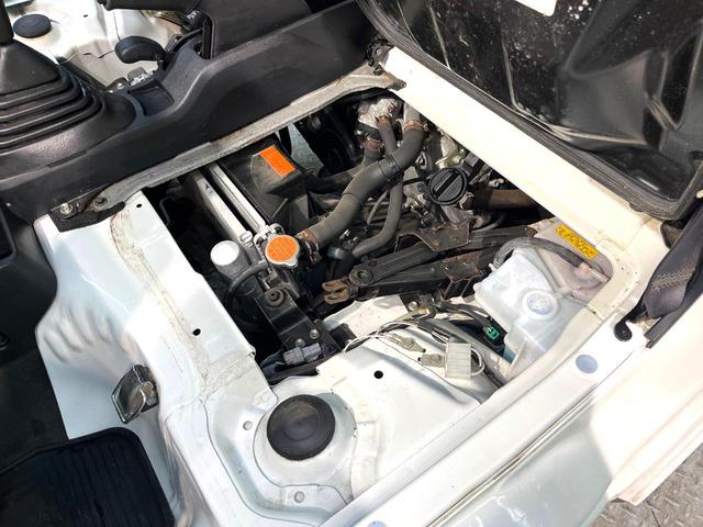 サンバートラック TB 4WD MT車 禁煙車 ドアバイザー 横滑り防止装置 衝突安全ボディ エアコン パワーステアリング 車検2年付き(49枚目)