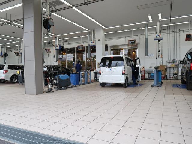 サンバートラック TB 4WD MT車 禁煙車 ドアバイザー 横滑り防止装置 衝突安全ボディ エアコン パワーステアリング 車検2年付き(71枚目)