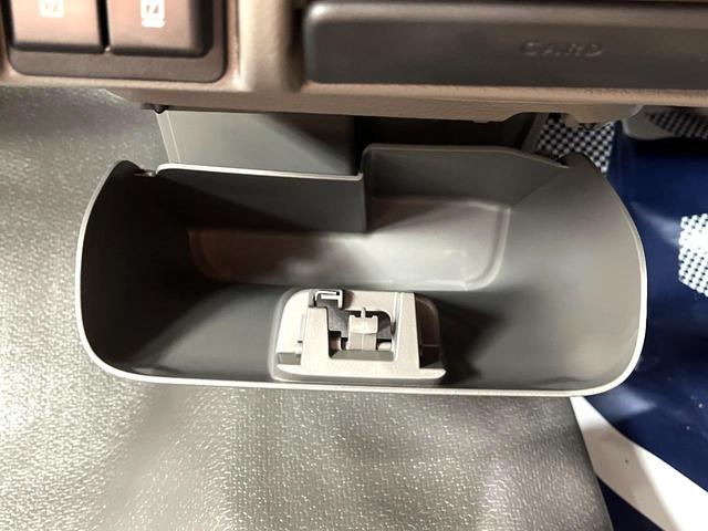 エブリイ ＰＡリミテッド　禁煙車　衝突被害軽減システム　コーナーセンサー　オートハイビーム　車線逸脱警報　オートライト　アイドリングストップ　キーレス　プライバシーガラス　盗難防止装置（50枚目）