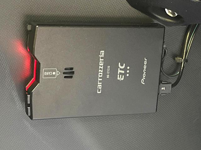 ヴォクシー ＺＳ　煌　禁煙車　後席モニター　ＢＩＧ－Ｘ１１型ナビ　衝突軽減装置　両側電動スライドドア　バックカメラ　ＥＴＣ　ドラレコ　Ｂｌｕｅｔｏｏｔｈ　フルセグ　プライバシーガラス　オートマチックハイビーム（7枚目）