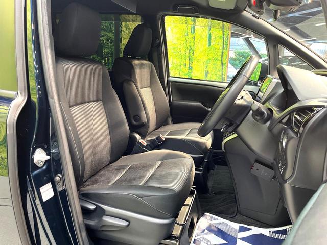 ヴォクシー ＺＳ　煌　禁煙車　後席モニター　ＢＩＧ－Ｘ１１型ナビ　衝突軽減装置　両側電動スライドドア　バックカメラ　ＥＴＣ　ドラレコ　Ｂｌｕｅｔｏｏｔｈ　フルセグ　プライバシーガラス　オートマチックハイビーム（8枚目）