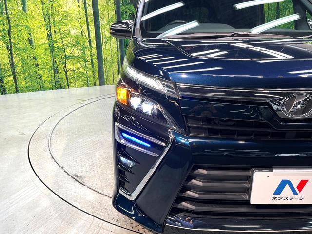 ヴォクシー ＺＳ　煌　禁煙車　後席モニター　ＢＩＧ－Ｘ１１型ナビ　衝突軽減装置　両側電動スライドドア　バックカメラ　ＥＴＣ　ドラレコ　Ｂｌｕｅｔｏｏｔｈ　フルセグ　プライバシーガラス　オートマチックハイビーム（13枚目）