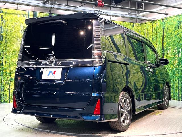 ヴォクシー ＺＳ　煌　禁煙車　後席モニター　ＢＩＧ－Ｘ１１型ナビ　衝突軽減装置　両側電動スライドドア　バックカメラ　ＥＴＣ　ドラレコ　Ｂｌｕｅｔｏｏｔｈ　フルセグ　プライバシーガラス　オートマチックハイビーム（18枚目）