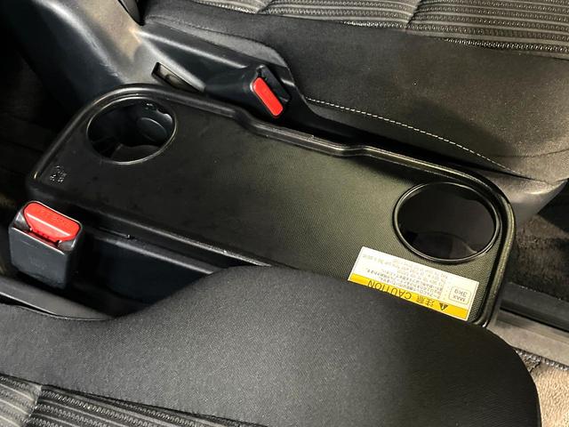 ヴォクシー ＺＳ　煌　禁煙車　後席モニター　ＢＩＧ－Ｘ１１型ナビ　衝突軽減装置　両側電動スライドドア　バックカメラ　ＥＴＣ　ドラレコ　Ｂｌｕｅｔｏｏｔｈ　フルセグ　プライバシーガラス　オートマチックハイビーム（42枚目）