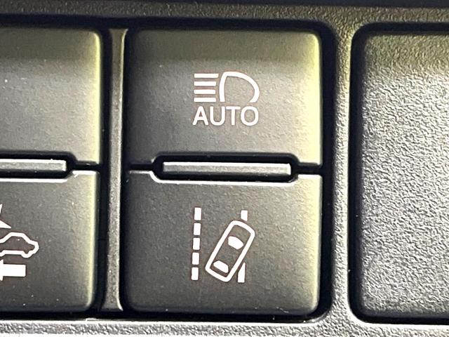 ヴォクシー ＺＳ　煌　禁煙車　後席モニター　ＢＩＧ－Ｘ１１型ナビ　衝突軽減装置　両側電動スライドドア　バックカメラ　ＥＴＣ　ドラレコ　Ｂｌｕｅｔｏｏｔｈ　フルセグ　プライバシーガラス　オートマチックハイビーム（47枚目）