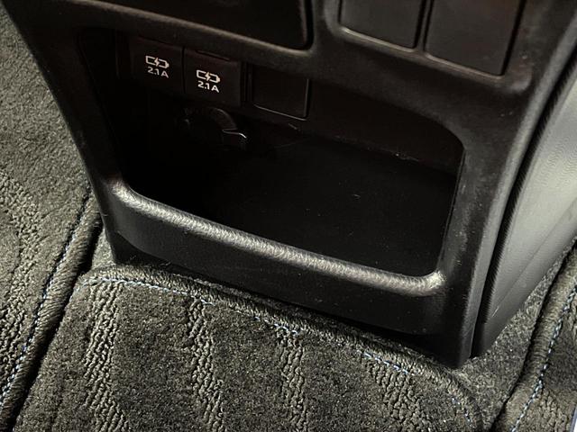 ヴォクシー ＺＳ　煌　禁煙車　後席モニター　ＢＩＧ－Ｘ１１型ナビ　衝突軽減装置　両側電動スライドドア　バックカメラ　ＥＴＣ　ドラレコ　Ｂｌｕｅｔｏｏｔｈ　フルセグ　プライバシーガラス　オートマチックハイビーム（62枚目）