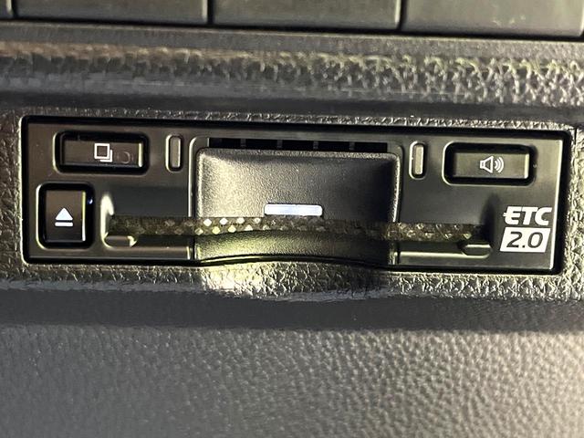 カローラツーリング ハイブリッド ダブルバイビー 禁煙車 衝突軽減システム ナビ付ディスプレイオーディオ レーダークルーズ バックカメラ フルセグ ETC2.0 Bluetooth再生 ブラインドスポットモニター ハーフレザーシート LEDヘッド(6枚目)