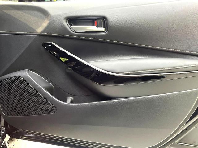 カローラツーリング ハイブリッド ダブルバイビー 禁煙車 衝突軽減システム ナビ付ディスプレイオーディオ レーダークルーズ バックカメラ フルセグ ETC2.0 Bluetooth再生 ブラインドスポットモニター ハーフレザーシート LEDヘッド(43枚目)