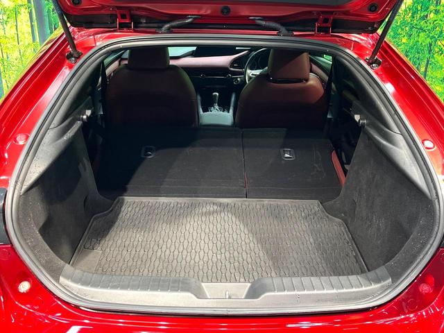MAZDA3ファストバック 20Sバーガンディ セレクション 禁煙車 10インチSDナビ バックカメラ BOSEサウンド 衝突被害軽減システム レーダークルーズ レザーシート パワーシート コーナーセンサー スマートキー LEDヘッド ビルトインETC(10枚目)