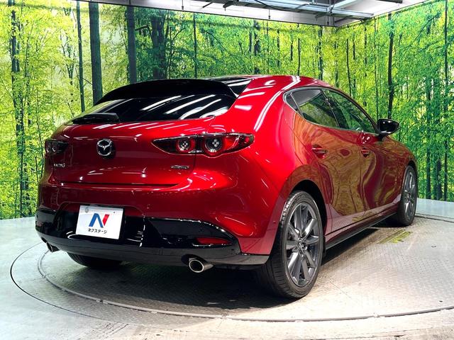 MAZDA3ファストバック 20Sバーガンディ セレクション 禁煙車 10インチSDナビ バックカメラ BOSEサウンド 衝突被害軽減システム レーダークルーズ レザーシート パワーシート コーナーセンサー スマートキー LEDヘッド ビルトインETC(17枚目)