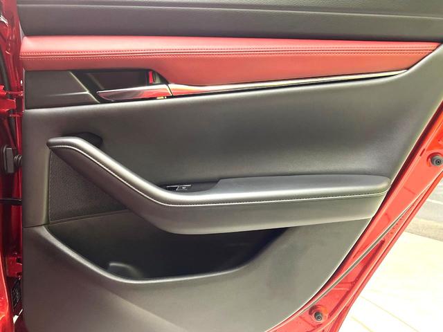 MAZDA3ファストバック 20Sバーガンディ セレクション 禁煙車 10インチSDナビ バックカメラ BOSEサウンド 衝突被害軽減システム レーダークルーズ レザーシート パワーシート コーナーセンサー スマートキー LEDヘッド ビルトインETC(61枚目)