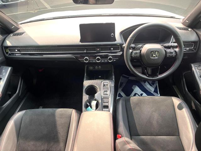 シビック e:HEV 禁煙車 9インチナビ バックカメラ BOSEサウンド 衝突被害軽減システム レーダークルーズ レザーシート ドラレコ コーナーセンサー LEDヘッド ETC2.0 オートハイビーム 車線逸脱警報(2枚目)