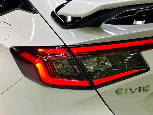 シビック e:HEV 禁煙車 9インチナビ バックカメラ BOSEサウンド 衝突被害軽減システム レーダークルーズ レザーシート ドラレコ コーナーセンサー LEDヘッド ETC2.0 オートハイビーム 車線逸脱警報(30枚目)