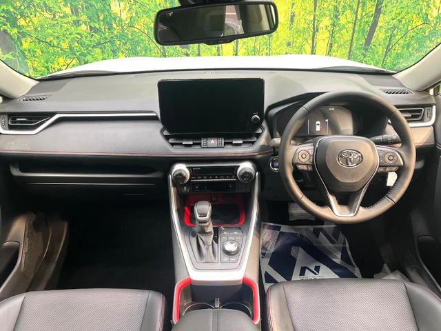 RAV4 アドベンチャー オフロードパッケージII 登録済未使用車 4WD 衝突軽減システム レーダークルーズ ナビ機能付ディスプレイオーディオ バックカメラ フルセグ ブラインドスポットモニター シートベンチレーション パワーシート ETC2.0(2枚目)