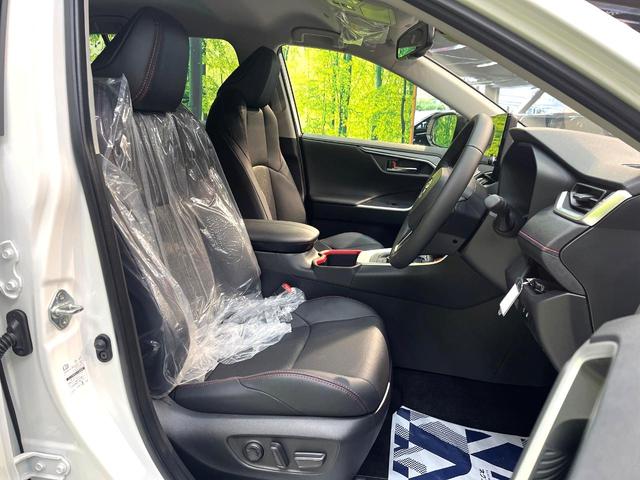 RAV4 アドベンチャー オフロードパッケージII 登録済未使用車 4WD 衝突軽減システム レーダークルーズ ナビ機能付ディスプレイオーディオ バックカメラ フルセグ ブラインドスポットモニター シートベンチレーション パワーシート ETC2.0(8枚目)