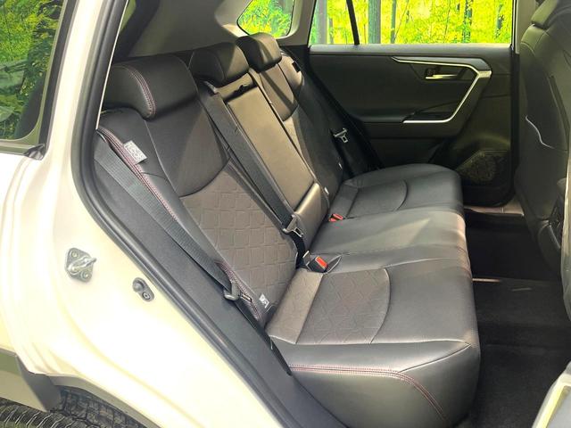RAV4 アドベンチャー オフロードパッケージII 登録済未使用車 4WD 衝突軽減システム レーダークルーズ ナビ機能付ディスプレイオーディオ バックカメラ フルセグ ブラインドスポットモニター シートベンチレーション パワーシート ETC2.0(9枚目)