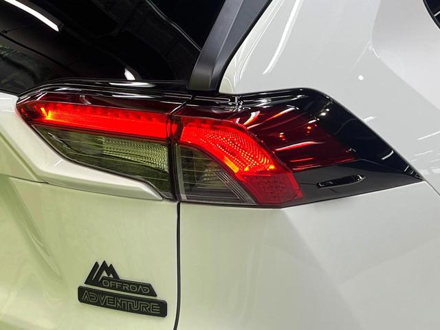 RAV4 アドベンチャー オフロードパッケージII 登録済未使用車 4WD 衝突軽減システム レーダークルーズ ナビ機能付ディスプレイオーディオ バックカメラ フルセグ ブラインドスポットモニター シートベンチレーション パワーシート ETC2.0(50枚目)