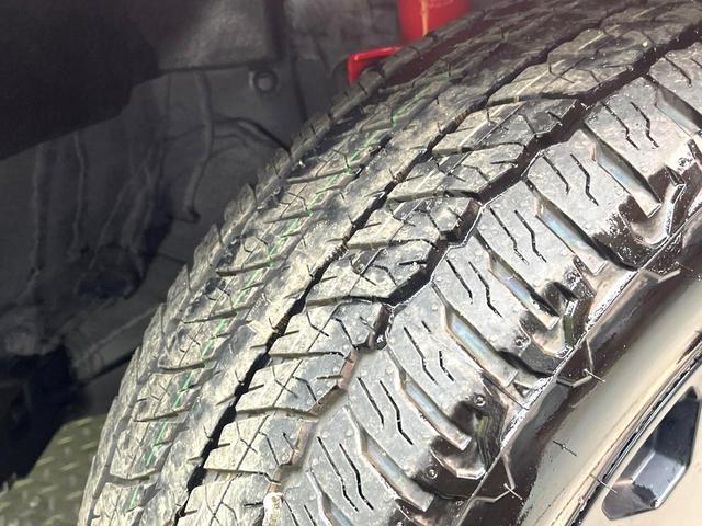 RAV4 アドベンチャー オフロードパッケージII 登録済未使用車 4WD 衝突軽減システム レーダークルーズ ナビ機能付ディスプレイオーディオ バックカメラ フルセグ ブラインドスポットモニター シートベンチレーション パワーシート ETC2.0(54枚目)