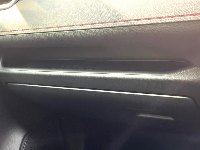 RAV4 アドベンチャー オフロードパッケージII 登録済未使用車 4WD 衝突軽減システム レーダークルーズ ナビ機能付ディスプレイオーディオ バックカメラ フルセグ ブラインドスポットモニター シートベンチレーション パワーシート ETC2.0(69枚目)