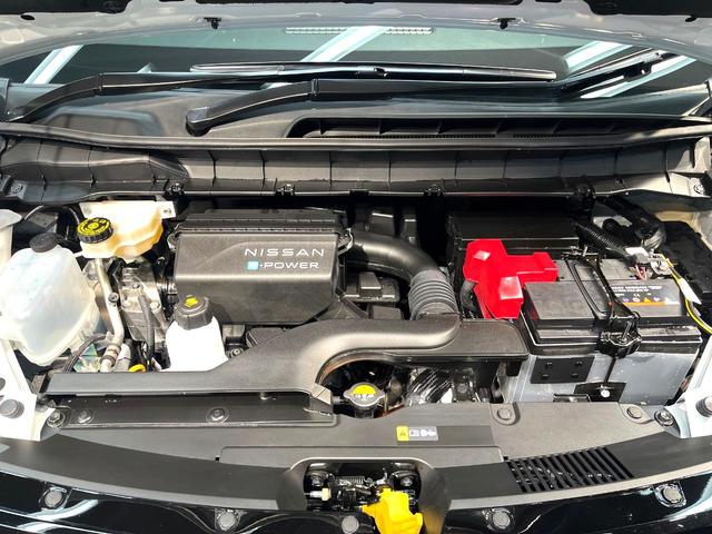 セレナ e-パワー ハイウェイスターV 禁煙車 両側電動スライドドア 純正12インチナビ 全周囲カメラ レーダークルーズ フルセグ デジタルインナミラー ブラインドスポットモニター ETC2.0 Bluetooth再生 LEDヘッドライト(19枚目)