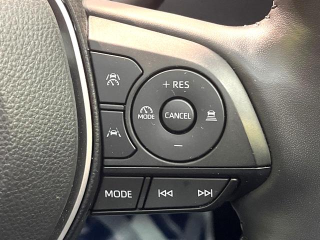 カローラクロス ハイブリッド　Ｚ　禁煙車　サンルーフ　純正１０インチナビ　衝突軽減システム　全周囲カメラ　レーダークルーズ　ハーフレザーシート　パワーシート　シートヒーター　パワーバックドア　フルセグ　ＥＴＣ　Ｂｌｕｅｔｏｏｔｈ再生（6枚目）