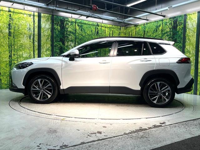 カローラクロス ハイブリッド　Ｚ　禁煙車　サンルーフ　純正１０インチナビ　衝突軽減システム　全周囲カメラ　レーダークルーズ　ハーフレザーシート　パワーシート　シートヒーター　パワーバックドア　フルセグ　ＥＴＣ　Ｂｌｕｅｔｏｏｔｈ再生（24枚目）