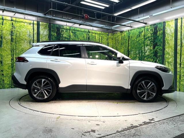 カローラクロス ハイブリッド　Ｚ　禁煙車　サンルーフ　純正１０インチナビ　衝突軽減システム　全周囲カメラ　レーダークルーズ　ハーフレザーシート　パワーシート　シートヒーター　パワーバックドア　フルセグ　ＥＴＣ　Ｂｌｕｅｔｏｏｔｈ再生（25枚目）