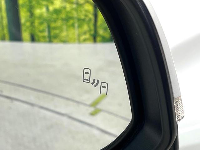 カローラクロス ハイブリッド　Ｚ　禁煙車　サンルーフ　純正１０インチナビ　衝突軽減システム　全周囲カメラ　レーダークルーズ　ハーフレザーシート　パワーシート　シートヒーター　パワーバックドア　フルセグ　ＥＴＣ　Ｂｌｕｅｔｏｏｔｈ再生（33枚目）