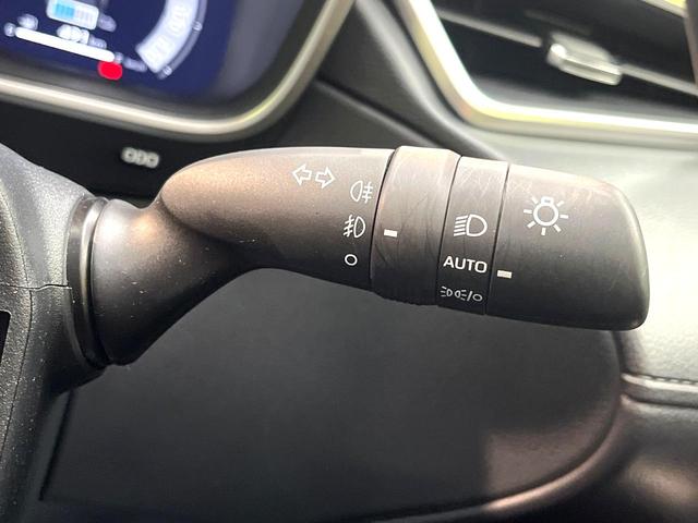 カローラクロス ハイブリッド　Ｚ　禁煙車　サンルーフ　純正１０インチナビ　衝突軽減システム　全周囲カメラ　レーダークルーズ　ハーフレザーシート　パワーシート　シートヒーター　パワーバックドア　フルセグ　ＥＴＣ　Ｂｌｕｅｔｏｏｔｈ再生（46枚目）