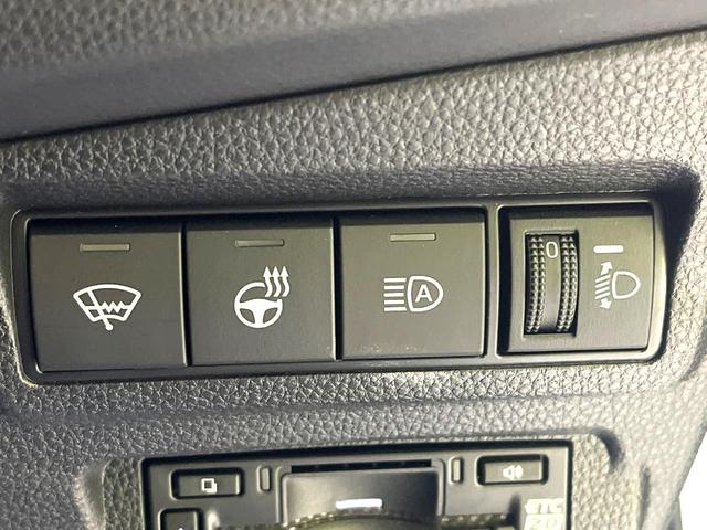 カローラクロス ハイブリッド　Ｚ　禁煙車　サンルーフ　純正１０インチナビ　衝突軽減システム　全周囲カメラ　レーダークルーズ　ハーフレザーシート　パワーシート　シートヒーター　パワーバックドア　フルセグ　ＥＴＣ　Ｂｌｕｅｔｏｏｔｈ再生（50枚目）