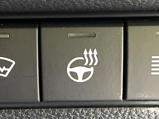 カローラクロス ハイブリッド　Ｚ　禁煙車　サンルーフ　純正１０インチナビ　衝突軽減システム　全周囲カメラ　レーダークルーズ　ハーフレザーシート　パワーシート　シートヒーター　パワーバックドア　フルセグ　ＥＴＣ　Ｂｌｕｅｔｏｏｔｈ再生（52枚目）