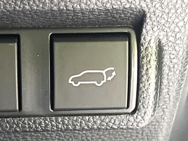 カローラクロス ハイブリッド　Ｚ　禁煙車　サンルーフ　純正１０インチナビ　衝突軽減システム　全周囲カメラ　レーダークルーズ　ハーフレザーシート　パワーシート　シートヒーター　パワーバックドア　フルセグ　ＥＴＣ　Ｂｌｕｅｔｏｏｔｈ再生（54枚目）