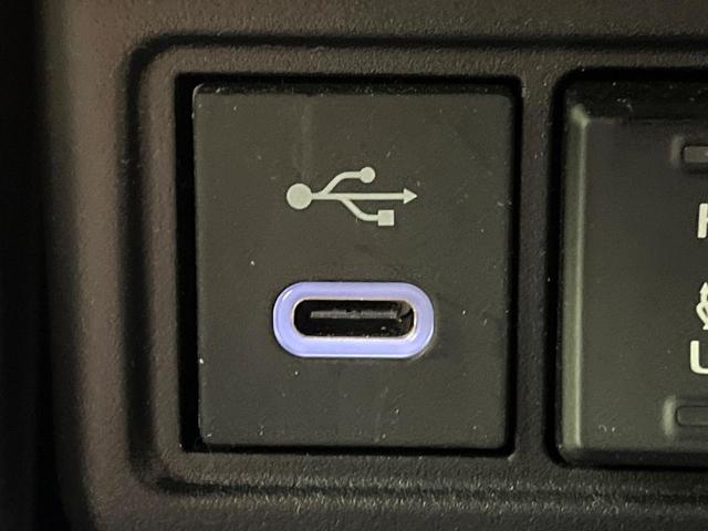 カローラクロス ハイブリッド　Ｚ　禁煙車　サンルーフ　純正１０インチナビ　衝突軽減システム　全周囲カメラ　レーダークルーズ　ハーフレザーシート　パワーシート　シートヒーター　パワーバックドア　フルセグ　ＥＴＣ　Ｂｌｕｅｔｏｏｔｈ再生（57枚目）