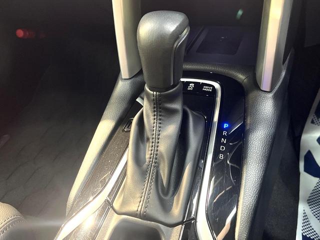 カローラクロス ハイブリッド　Ｚ　禁煙車　サンルーフ　純正１０インチナビ　衝突軽減システム　全周囲カメラ　レーダークルーズ　ハーフレザーシート　パワーシート　シートヒーター　パワーバックドア　フルセグ　ＥＴＣ　Ｂｌｕｅｔｏｏｔｈ再生（66枚目）