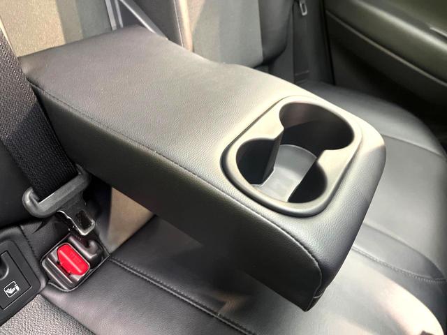 カローラクロス ハイブリッド　Ｚ　禁煙車　サンルーフ　純正１０インチナビ　衝突軽減システム　全周囲カメラ　レーダークルーズ　ハーフレザーシート　パワーシート　シートヒーター　パワーバックドア　フルセグ　ＥＴＣ　Ｂｌｕｅｔｏｏｔｈ再生（71枚目）