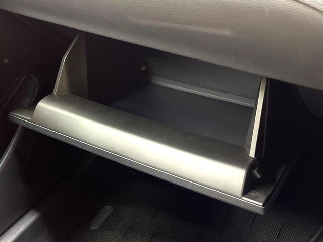 カローラクロス ハイブリッド　Ｚ　禁煙車　サンルーフ　純正１０インチナビ　衝突軽減システム　全周囲カメラ　レーダークルーズ　ハーフレザーシート　パワーシート　シートヒーター　パワーバックドア　フルセグ　ＥＴＣ　Ｂｌｕｅｔｏｏｔｈ再生（74枚目）